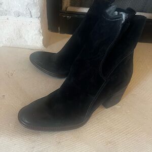 Black oiled Suede Paul Green Boots/Booties